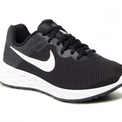 nike-wmns-revolution-6-nn-zwart-1 